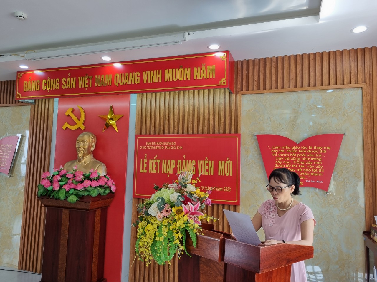 Lễ kết nạp Đảng viên mới của Chi bộ trường Mầm Non Trần Quốc Toản