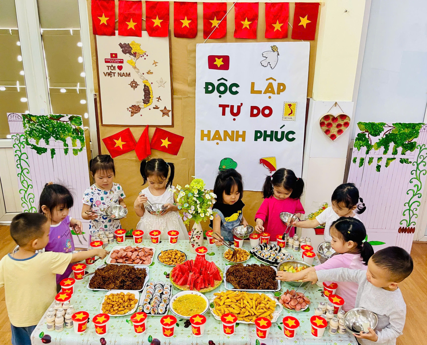 TIỆC BUFFET DÀNH CHO BÉ - Chào mừng ngày giải phóng miền Nam 30/4