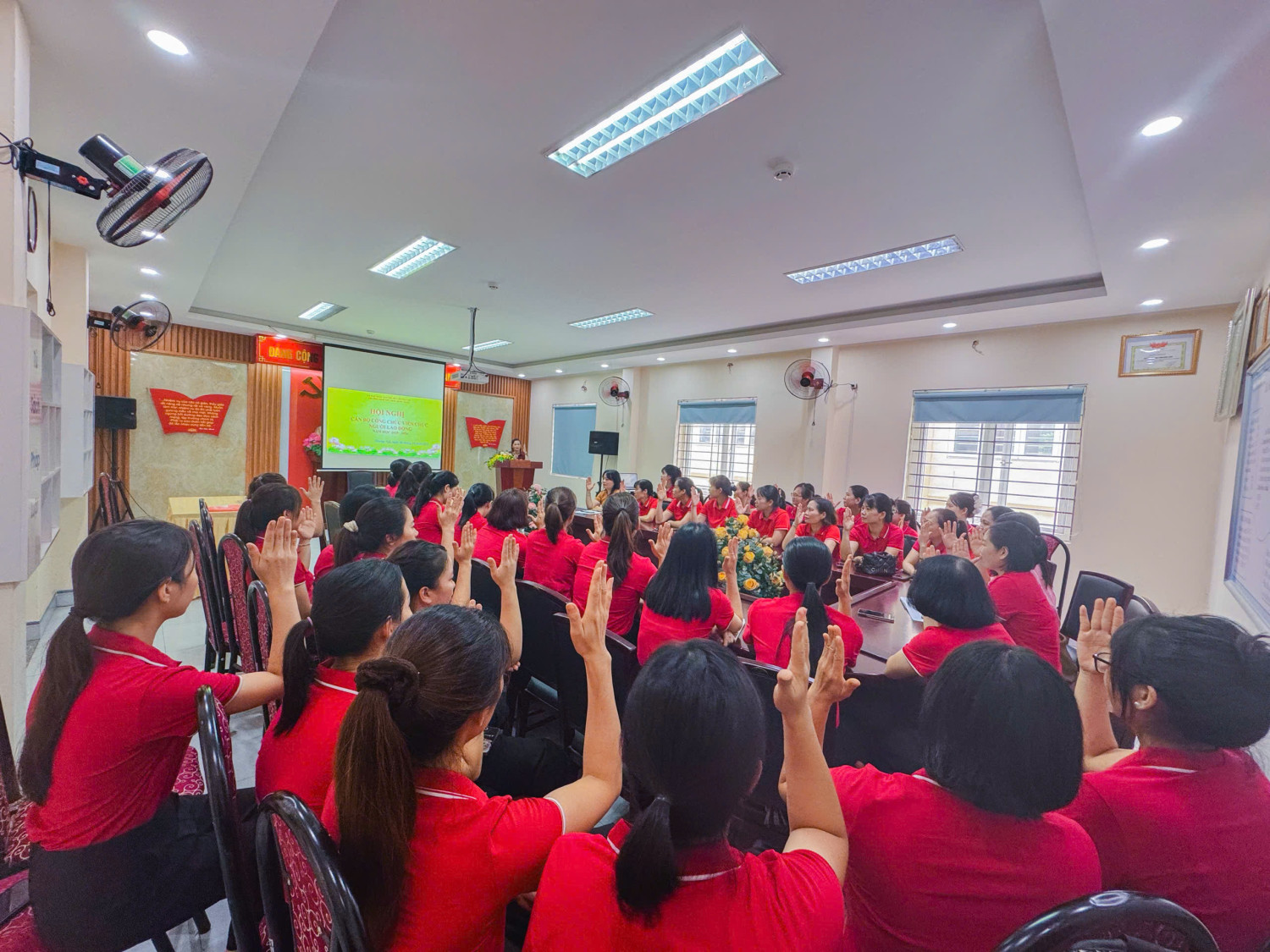 HỘI NGHỊ CÁN BỘ, VIÊN CHỨC, NGƯỜI LAO ĐỘNG, NĂM HỌC 2025 - 2026